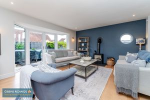 Sitting Room- click for photo gallery